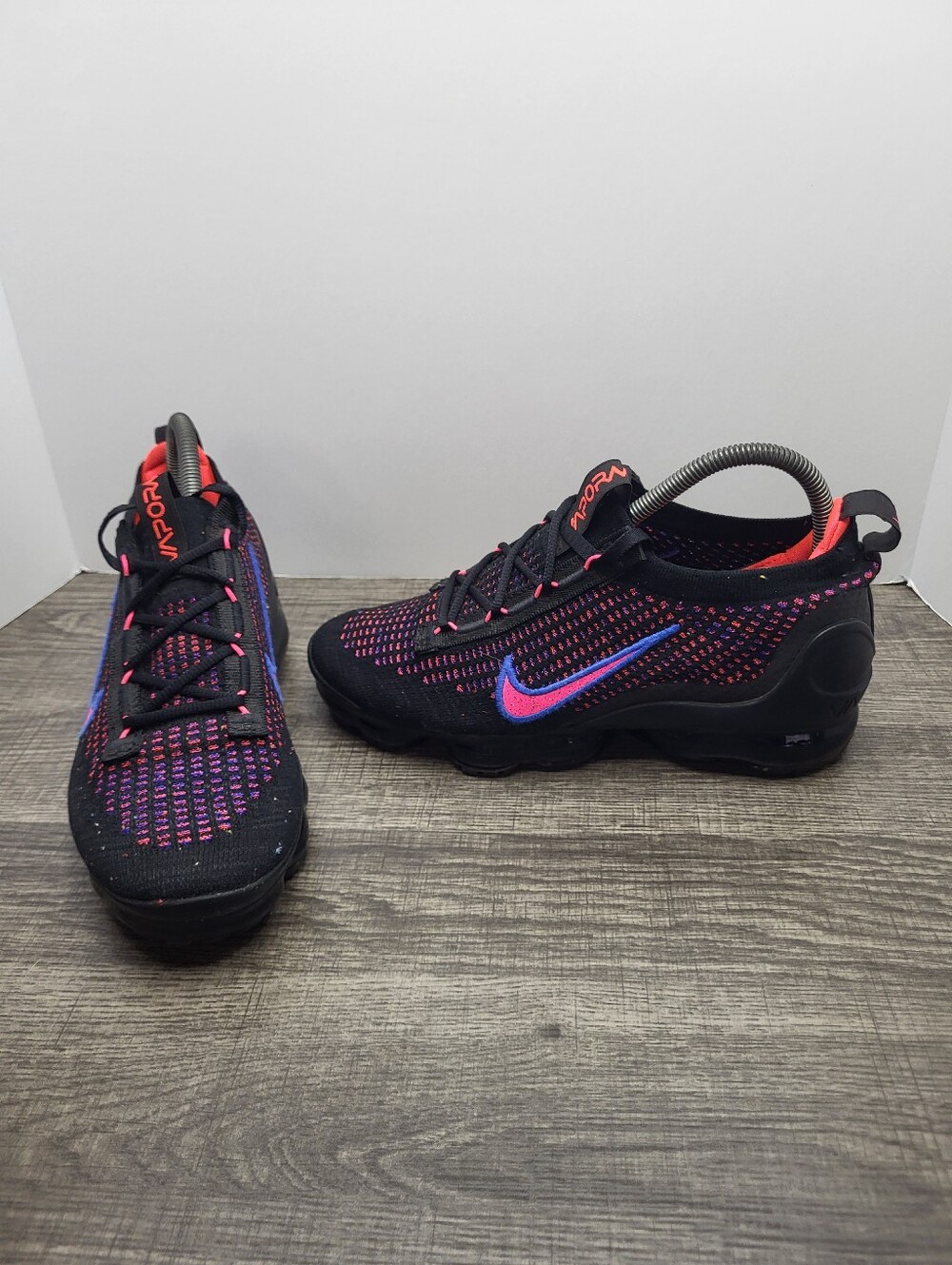 Nike Air VaporMax Flyknit Womens  Sz 8 Black Pink Running Shoes DX2355-001